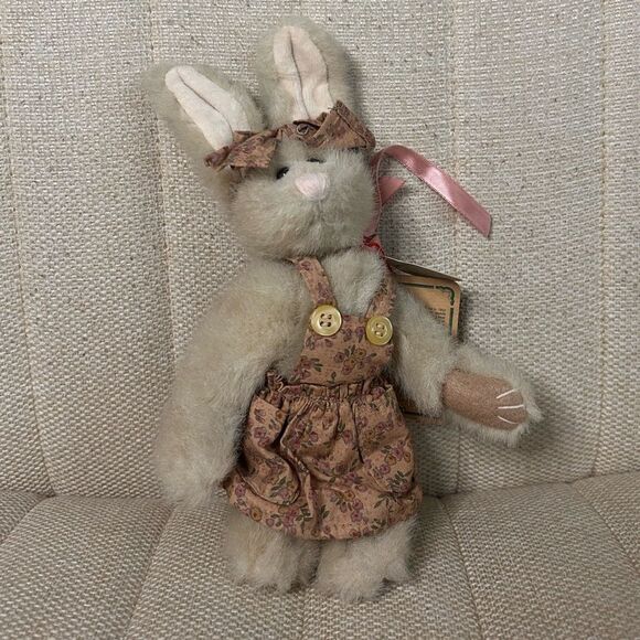 Boyds Bears Rose Garden Collection Bunny Rabbit Investment Collection - Picture 1 of 5